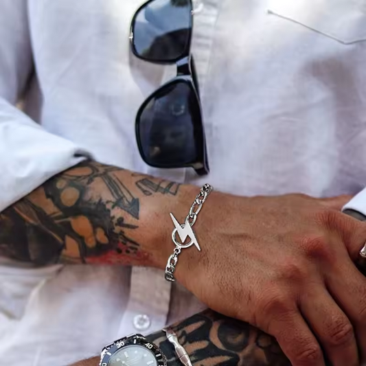 Minimalist Figaro Chain – Lightning Bolt Stainless Steel Bracelet