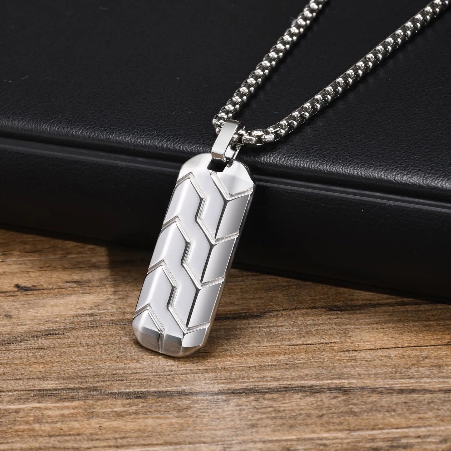 Cool Tire Pattern Necklaces for Men Boys, Stainless Steel Geometric Bar Pendant Collar, Punk Stylish Gifts for Him